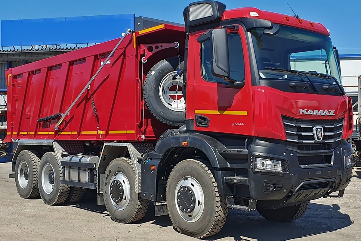 Четырехосный самосвал КАМАЗ-65951 8х4 в Красноярске 