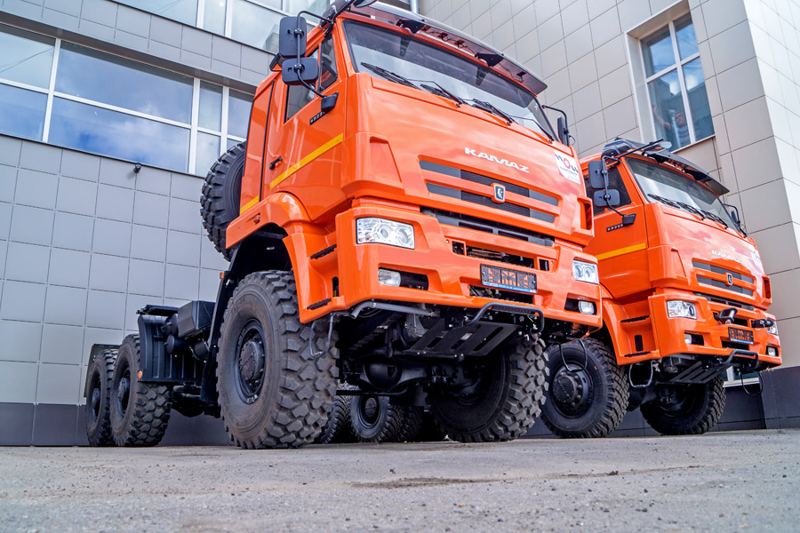 КАМАЗ-65221 6х6 на стоянке в Красноярске